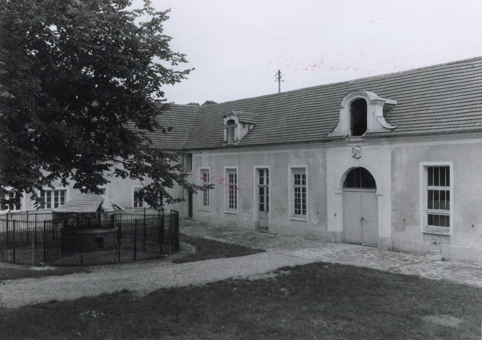 communs est, aile nord, façade sud