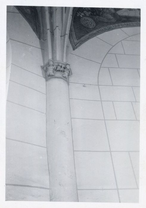 détail d’un chapiteau sculpté