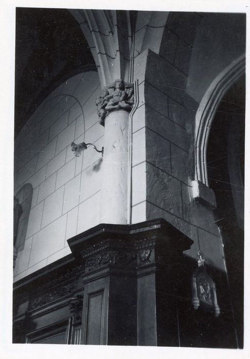 détail d’un chapiteau sculpté