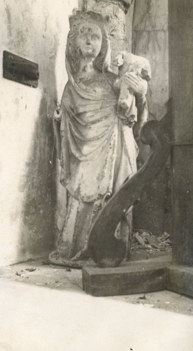 statue : Vierge à l’Enfant