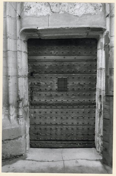 vantail de la porte d’accès à la tourelle d’escalier