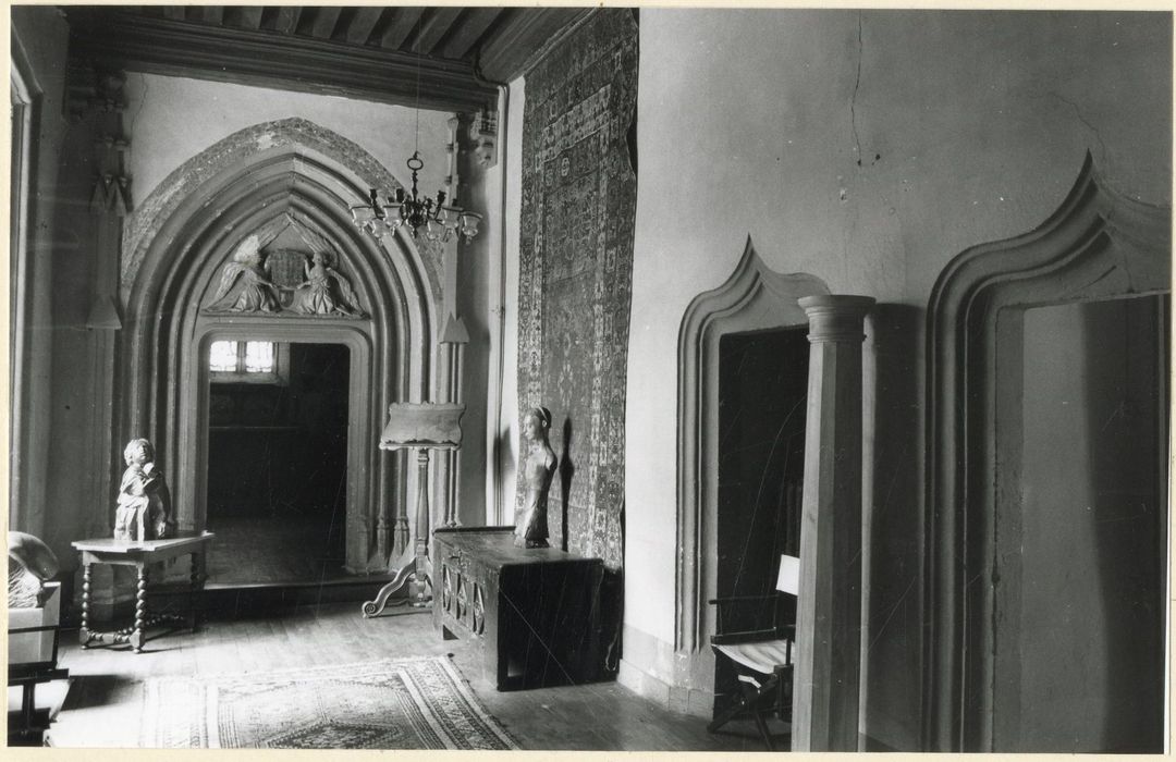 1er étage, galerie conduisant à la chapelle