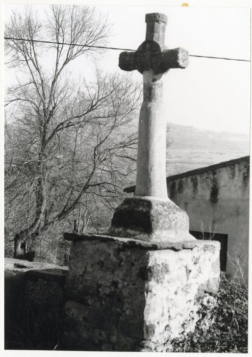vue générale de la croix