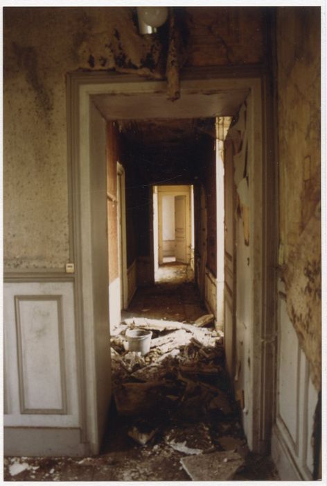 aile sud sur l’avant-cour, 2e étage sous-comble, couloir de circulation