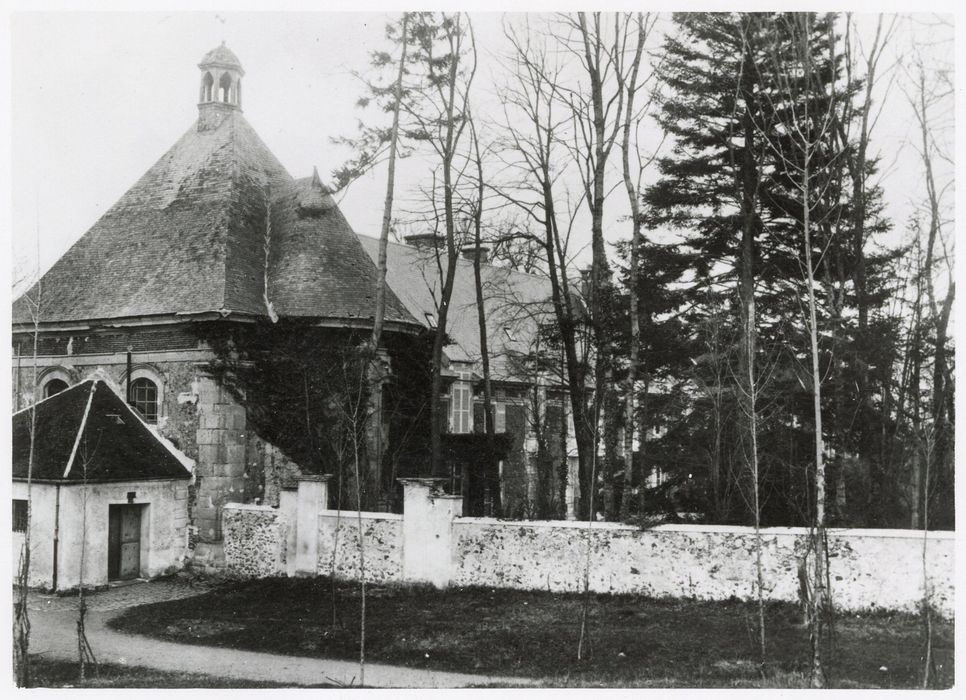 aile sud sur l’avant-cour, chapelle