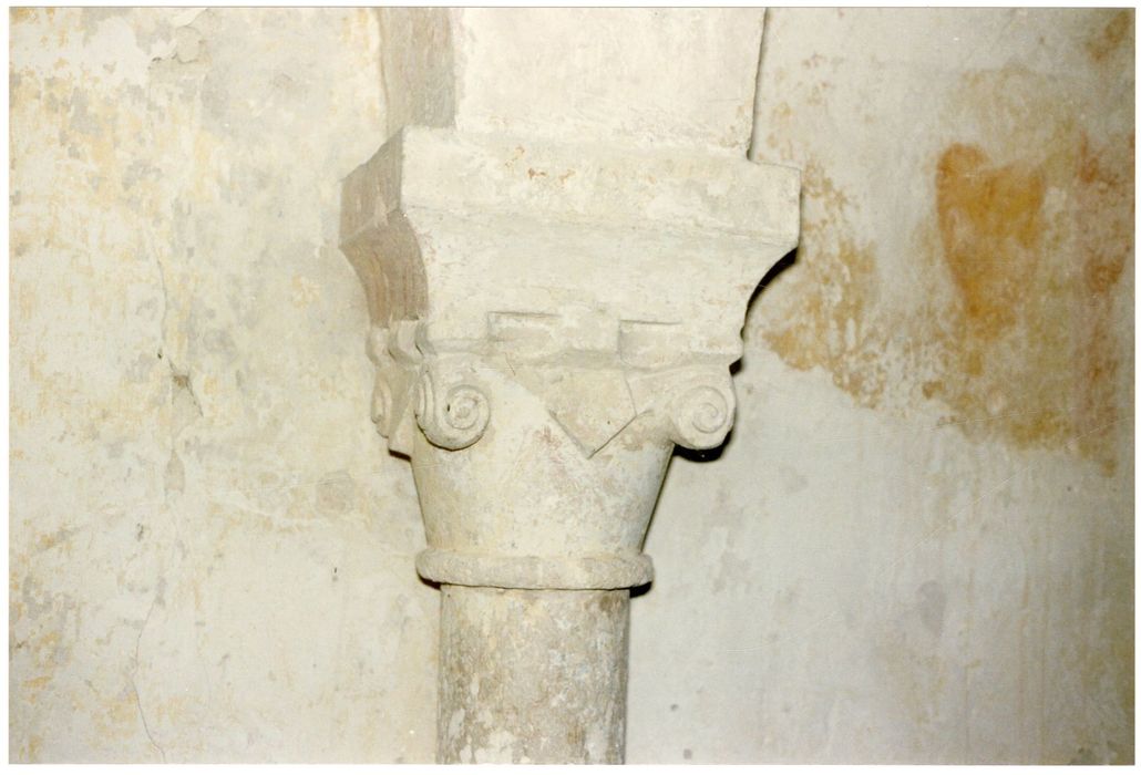 choeur, détail d’un chapiteau sculpté