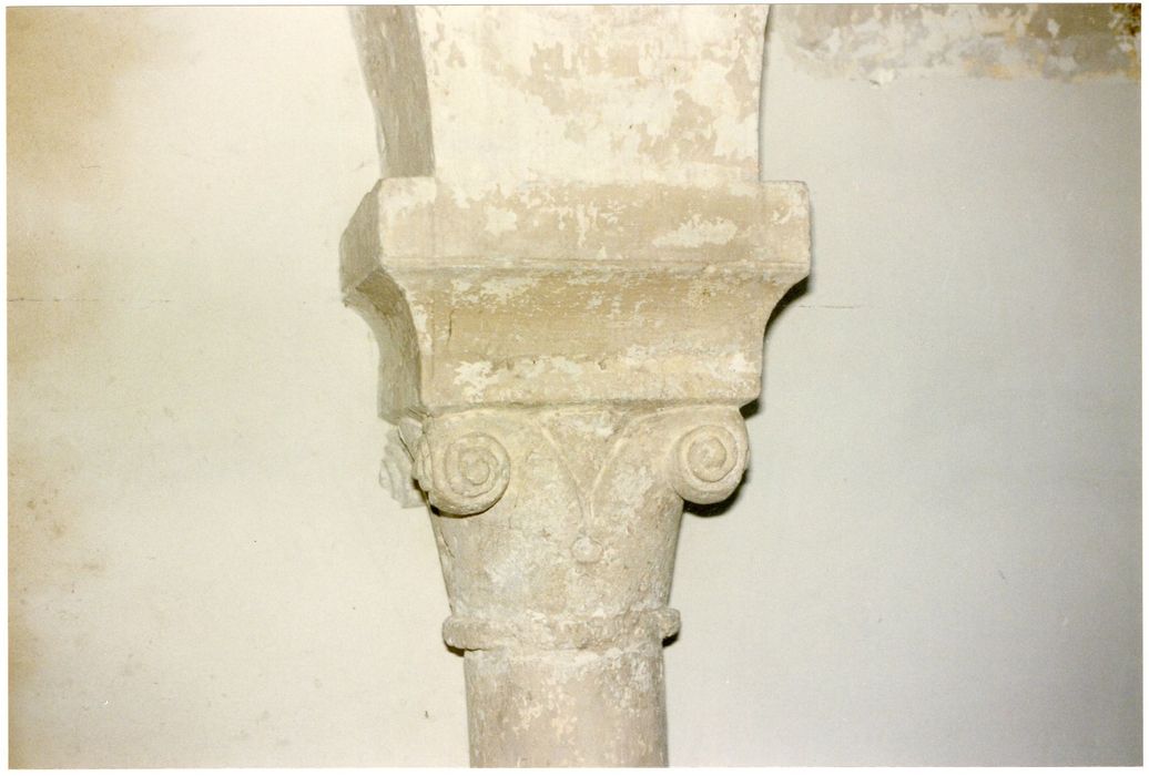 choeur, détail d’un chapiteau sculpté
