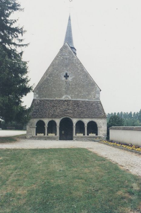 porche d’accès ouest, détail d’une colonnette