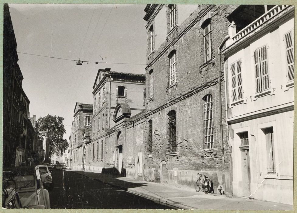 façade sur la rue Valade