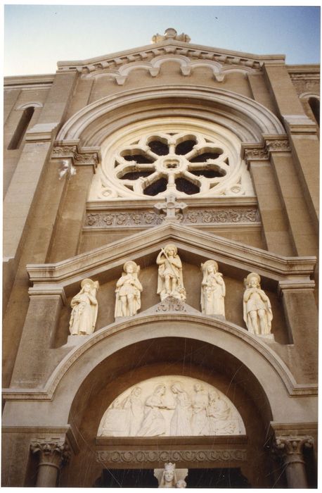 façade nord-est, vue partielle