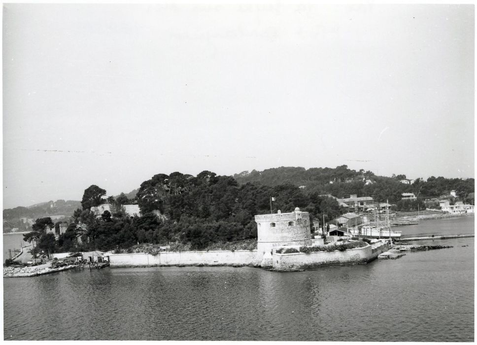 vue aérienne du fort depuis le large