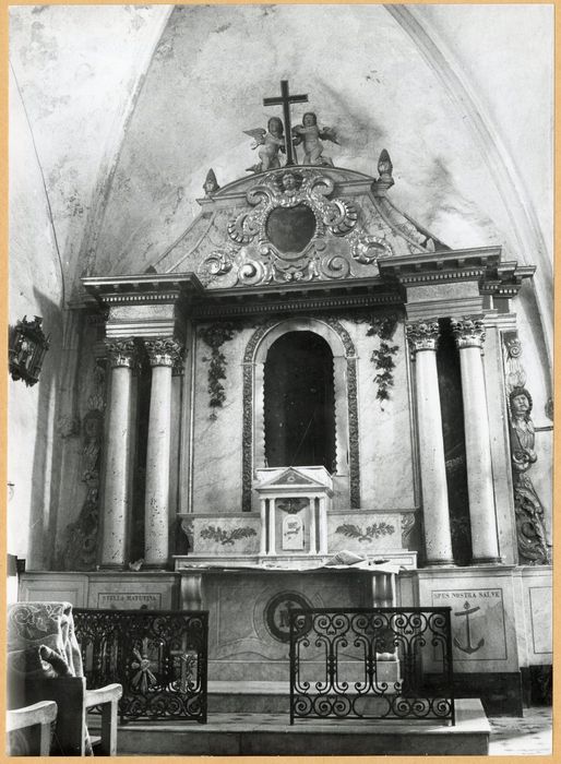 Autel, retable, tabernacle