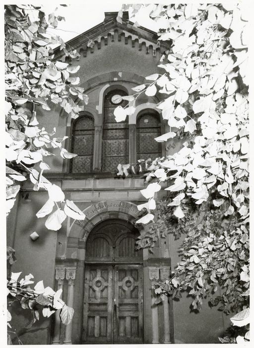 façade nord-ouest, vue partielle