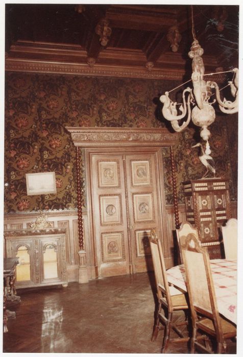 salle à manger, vue partielle
