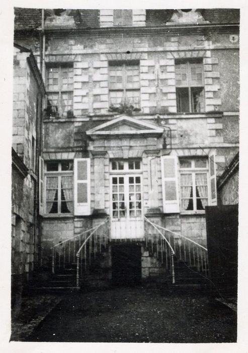 façade antérieure, vue partielle