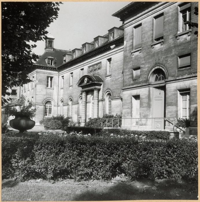 façade sur cour, façade ouest