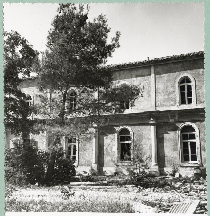 façade non localisée, vue partielle