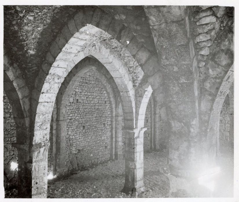 vue partielle des caves voûtées