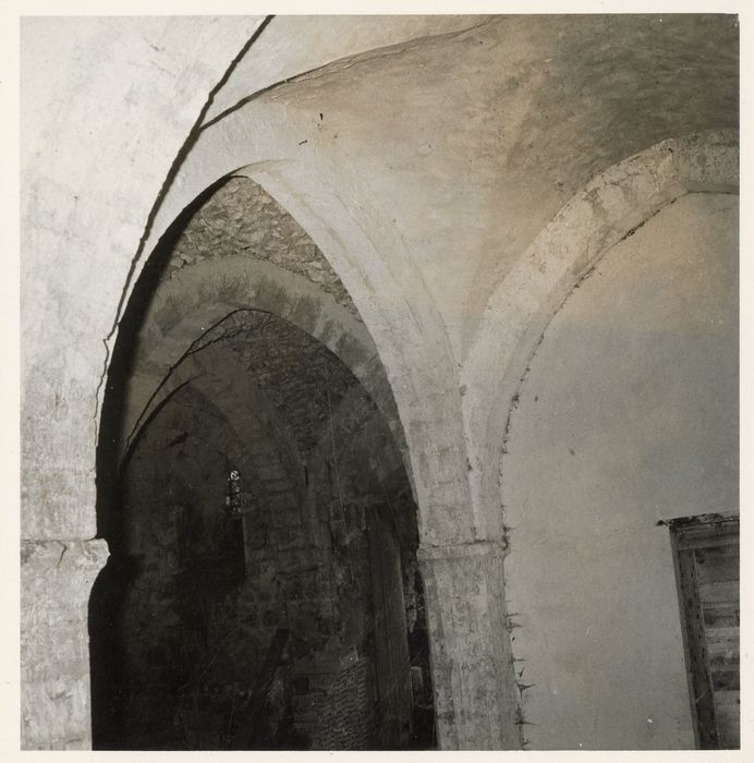 vue partielle des caves voûtées