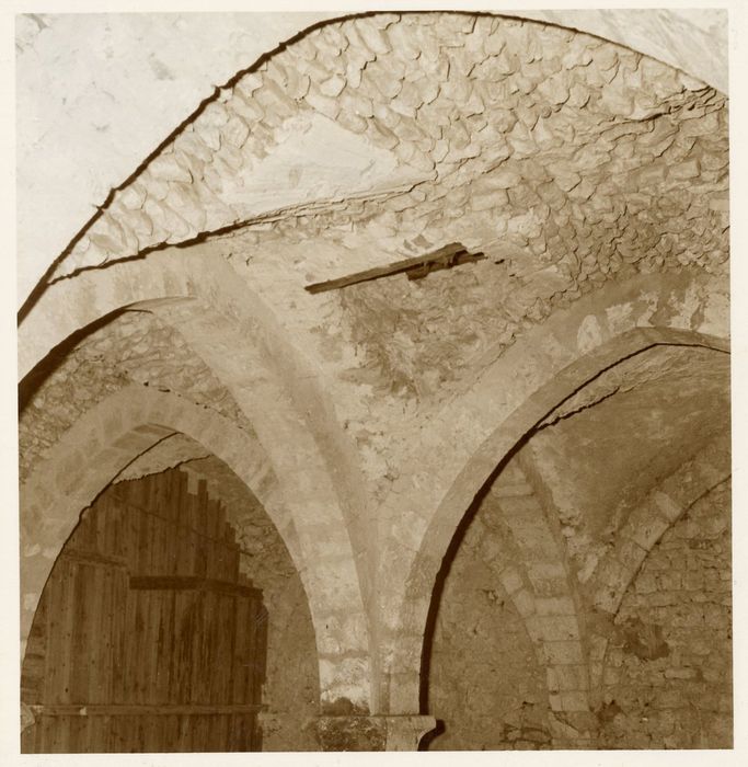 vue partielle des caves voûtées