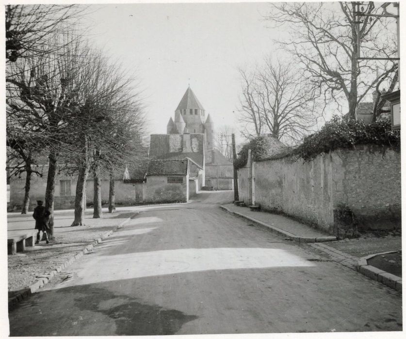 vue partielle du château dans son environnement depuis le Nord-Ouest