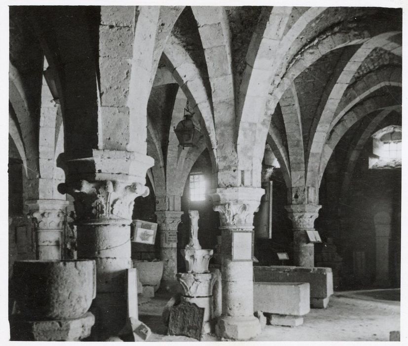 grande salle du rez-de-chaussée