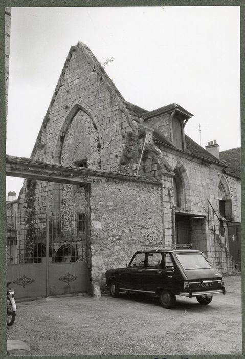 chapelle seigneuriale, pignon est