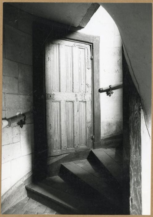 escalier à vis, vantail de porte