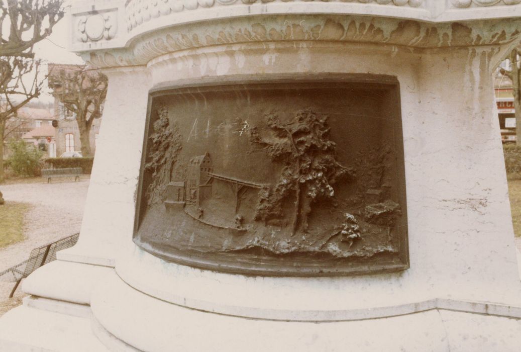 détail d’un bas-relief