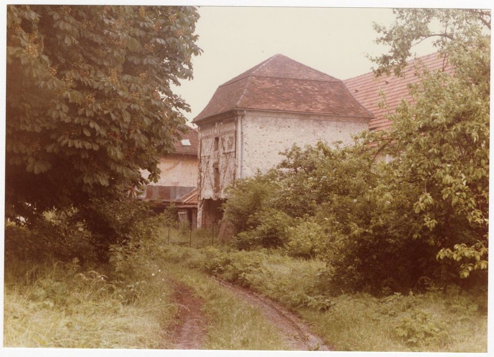 ancien pigeonnier du 18e siècle