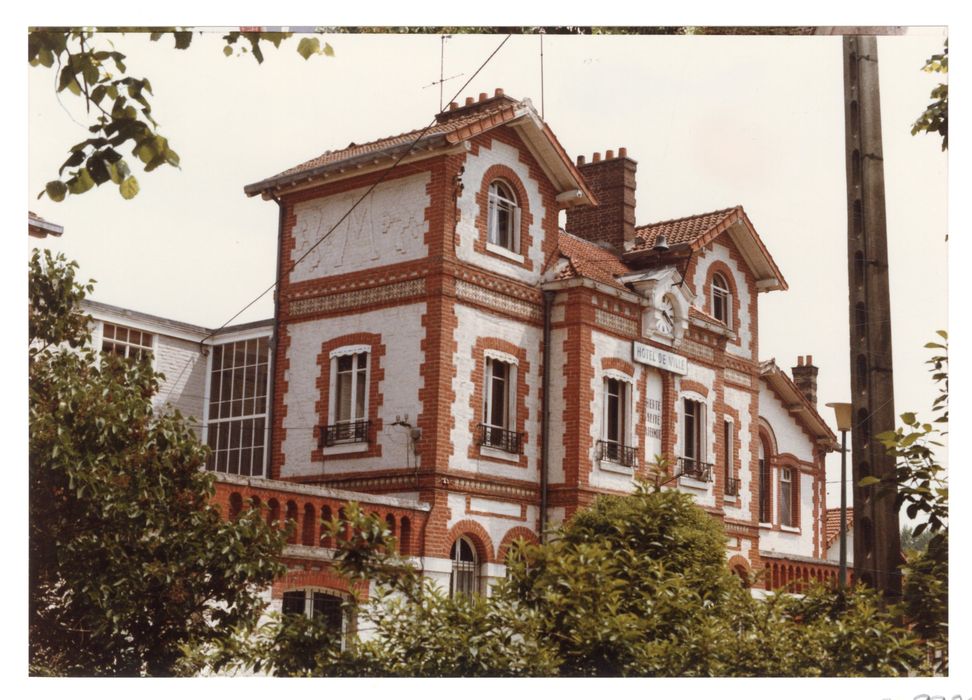 façade antérieure, vue partielle