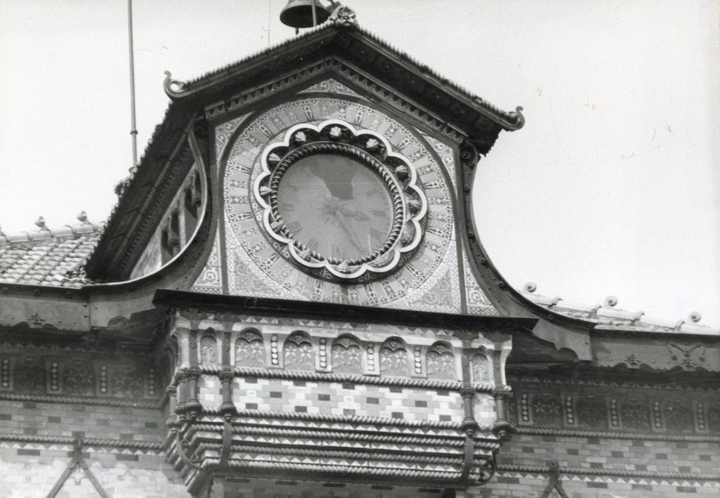 Moulin Saulnier, détail de l’horloge