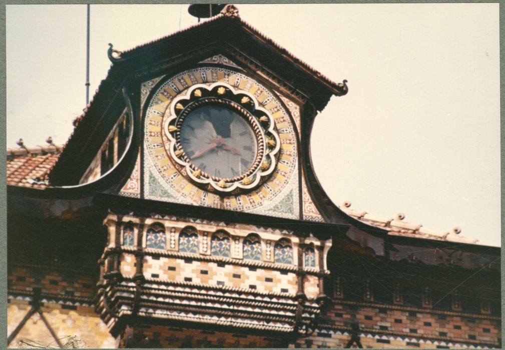 Moulin Saulnier, détail de l’horloge