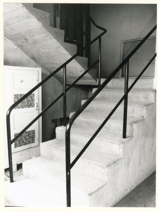 escalier d’accès à la sacristie depuis le sous-sol