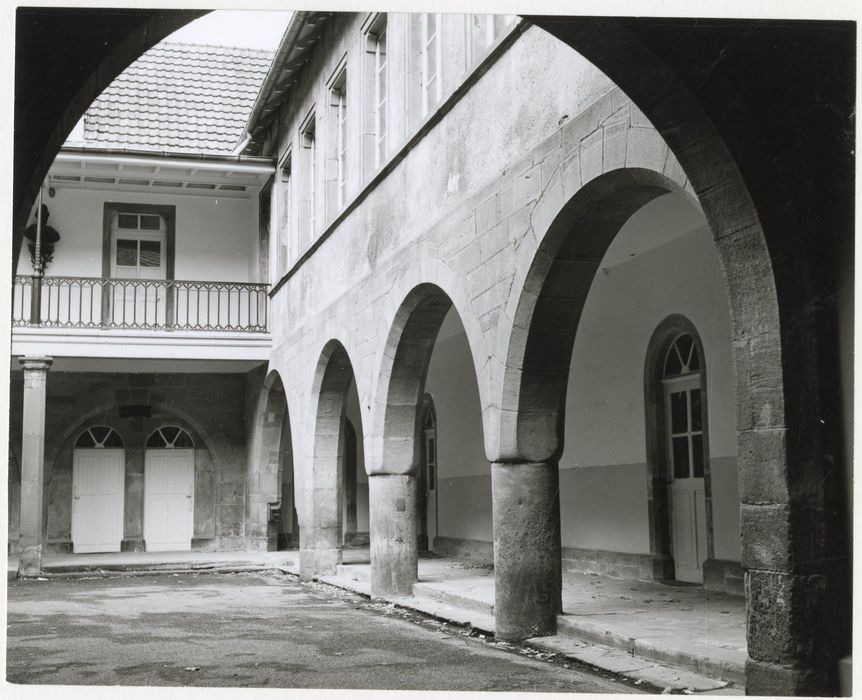 façades sur la cour intérieure