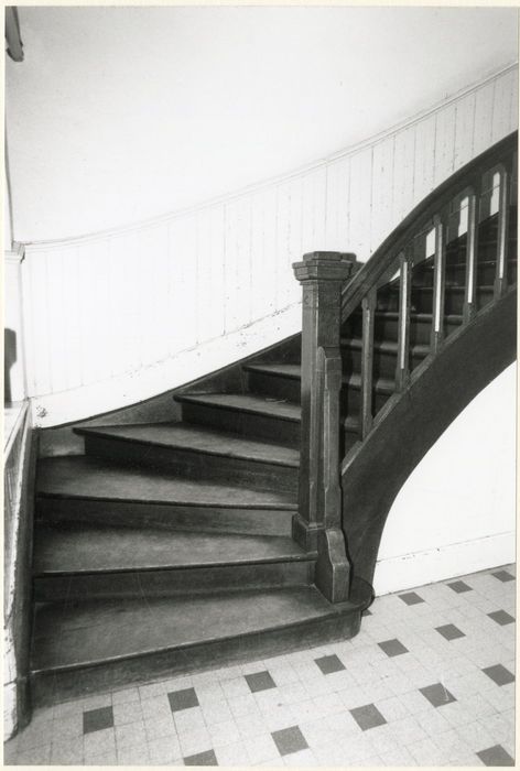 aile est, escalier sud