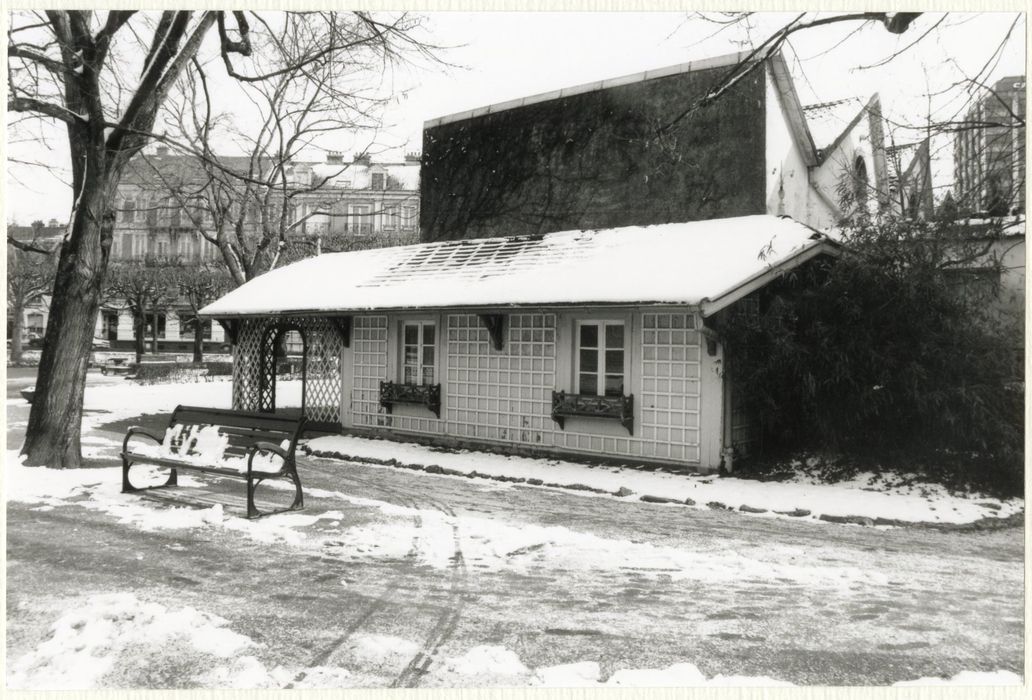 chalet-abri, façade ouest