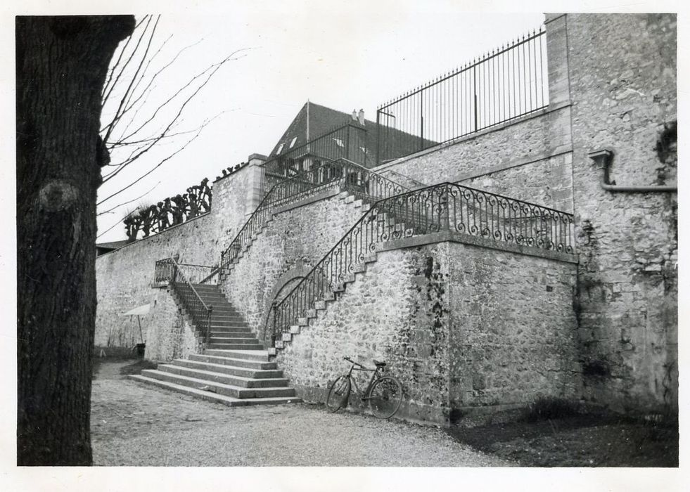 jardin, escalier monumental d’accès à la première terrasse sud
