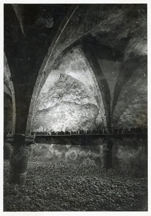 caves, vue partielle