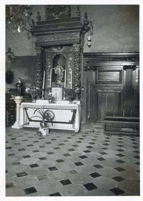 Autel, retable latéral