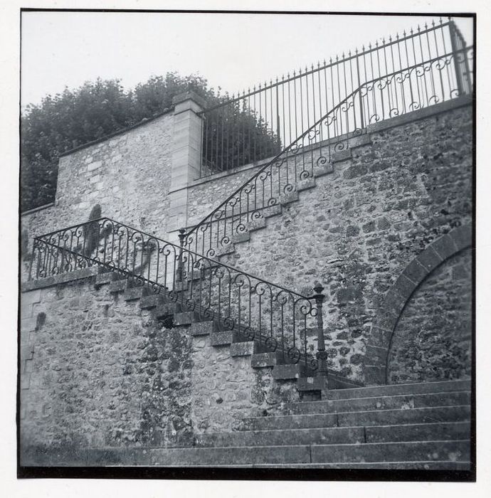 jardin, escalier monumental d’accès à la première terrasse sud, vue partielle