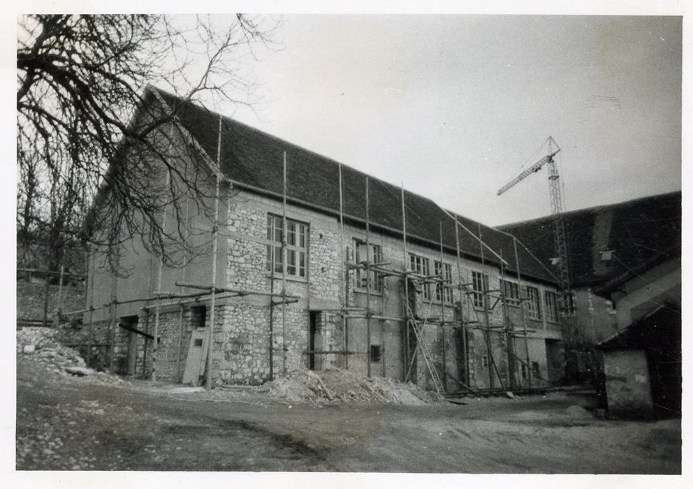 bâtiment situé au-dessus du cellier