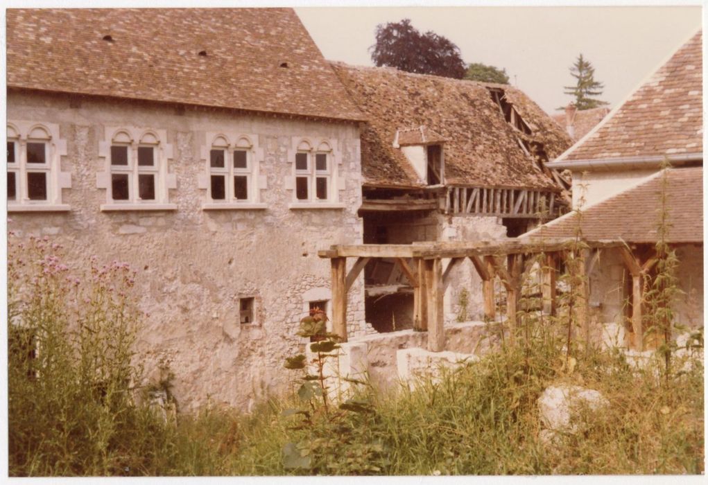 bâtiment nord, façade sud, vue partielle