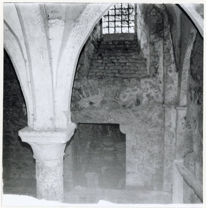 bâtiment sud, vue partielle de la cave