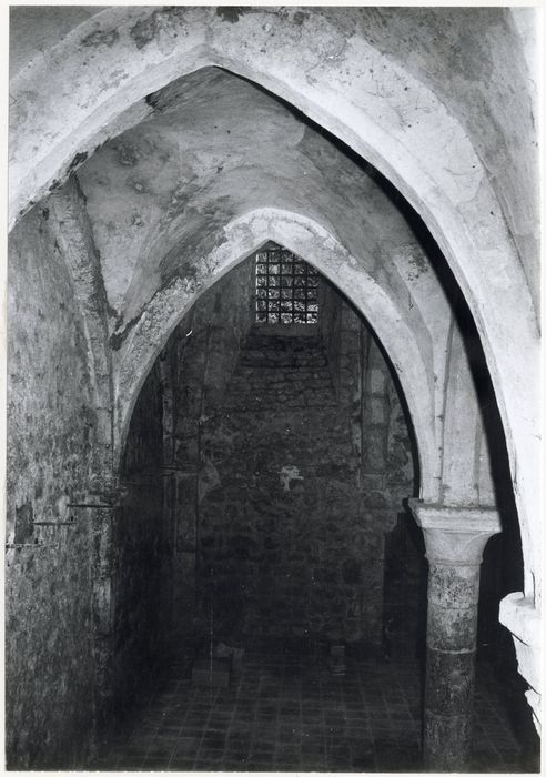 bâtiment sud, vue partielle de la cave