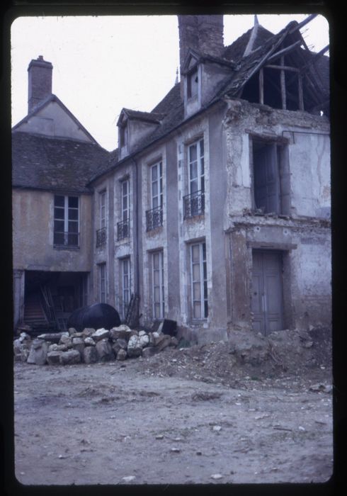 logis, vue partielle