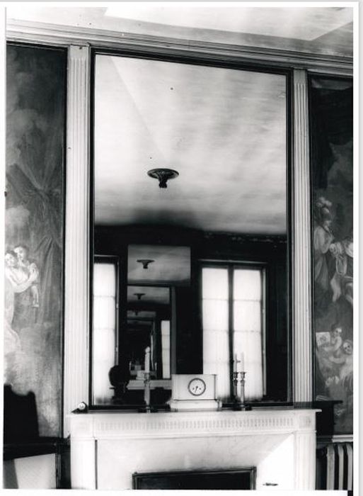 salon n°3, miroir au-dessus de la cheminée