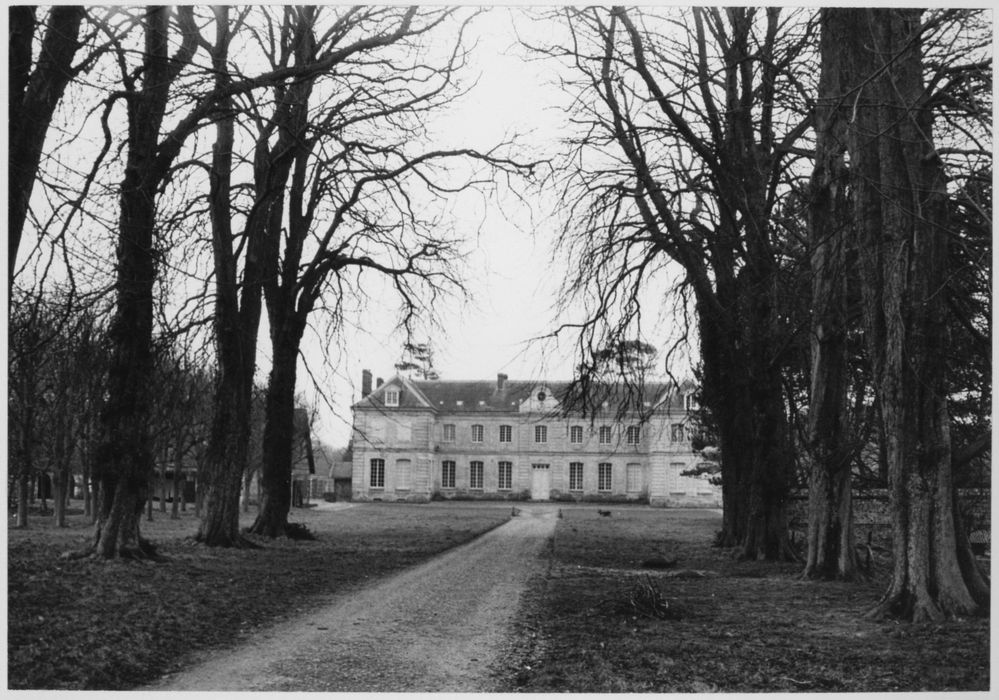 vue générale du château dans son environnement depuis le Nord