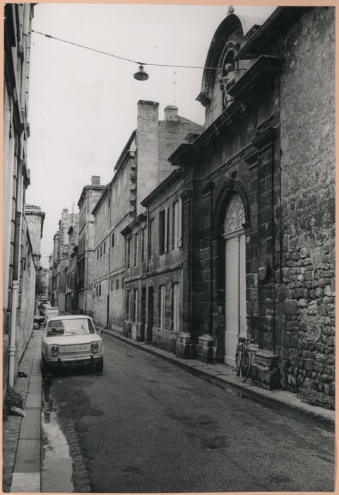 portail d’accès sur la rue Magendie