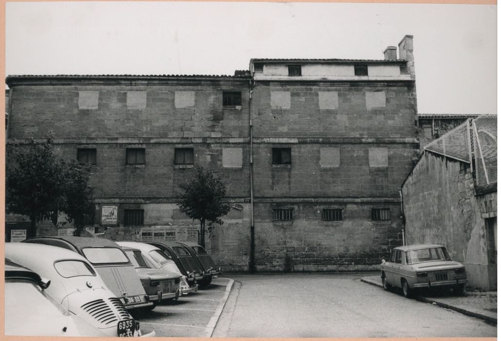 façade sur la rue Magendie